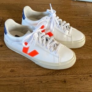 Vejas.  Women’s size 7